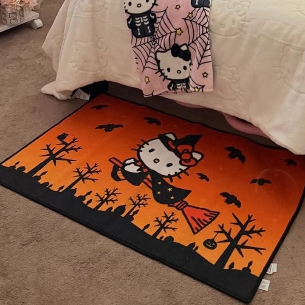 Hello Kitty Halloween Rug 🎃 - Picture 5 of 5